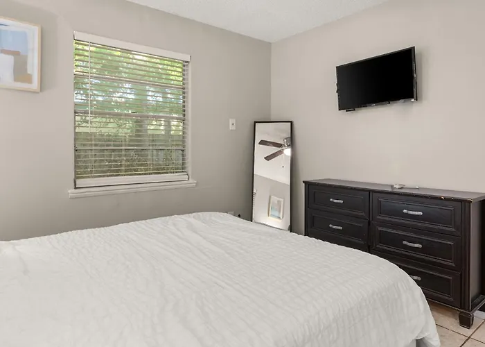 Cozy 3 Bedroom With Hot Tub 2 Min Away From Lackland