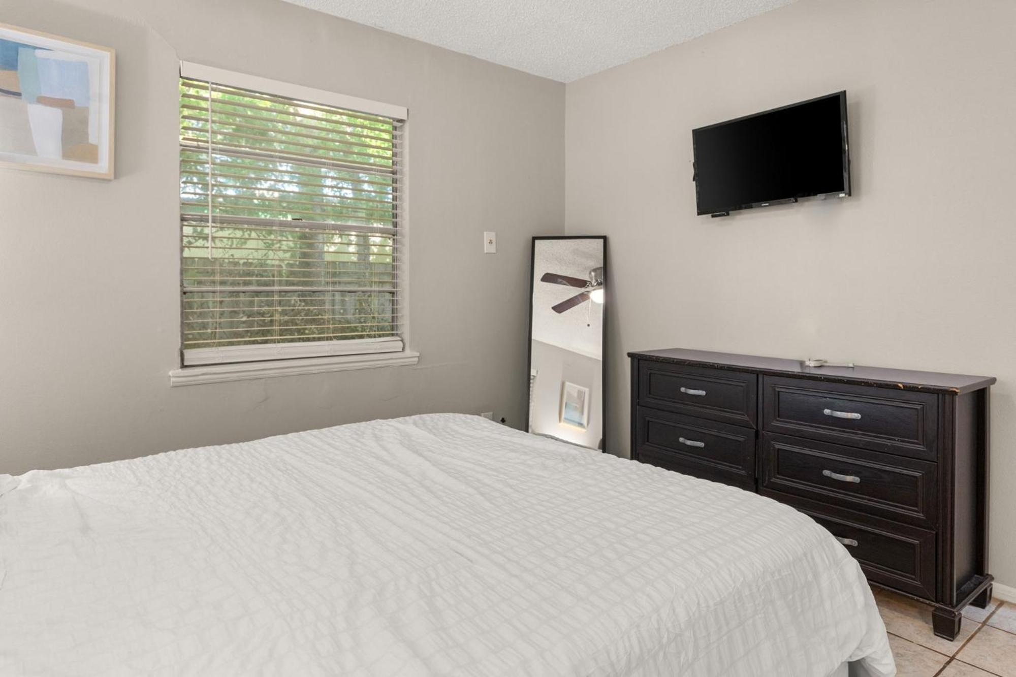 Cozy 3 Bedroom With Hot Tub 2 Min Away From Lackland