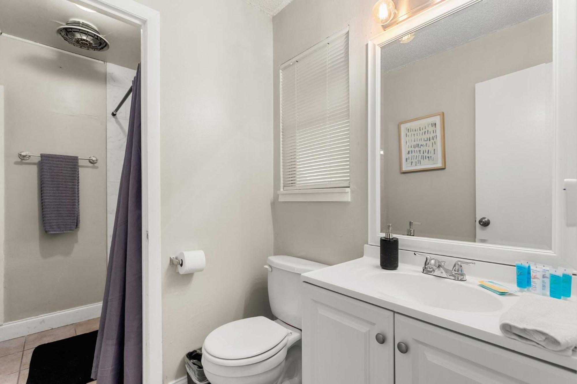 Cozy 3 Bedroom With Hot Tub 2 Min Away From Lackland San Antonio