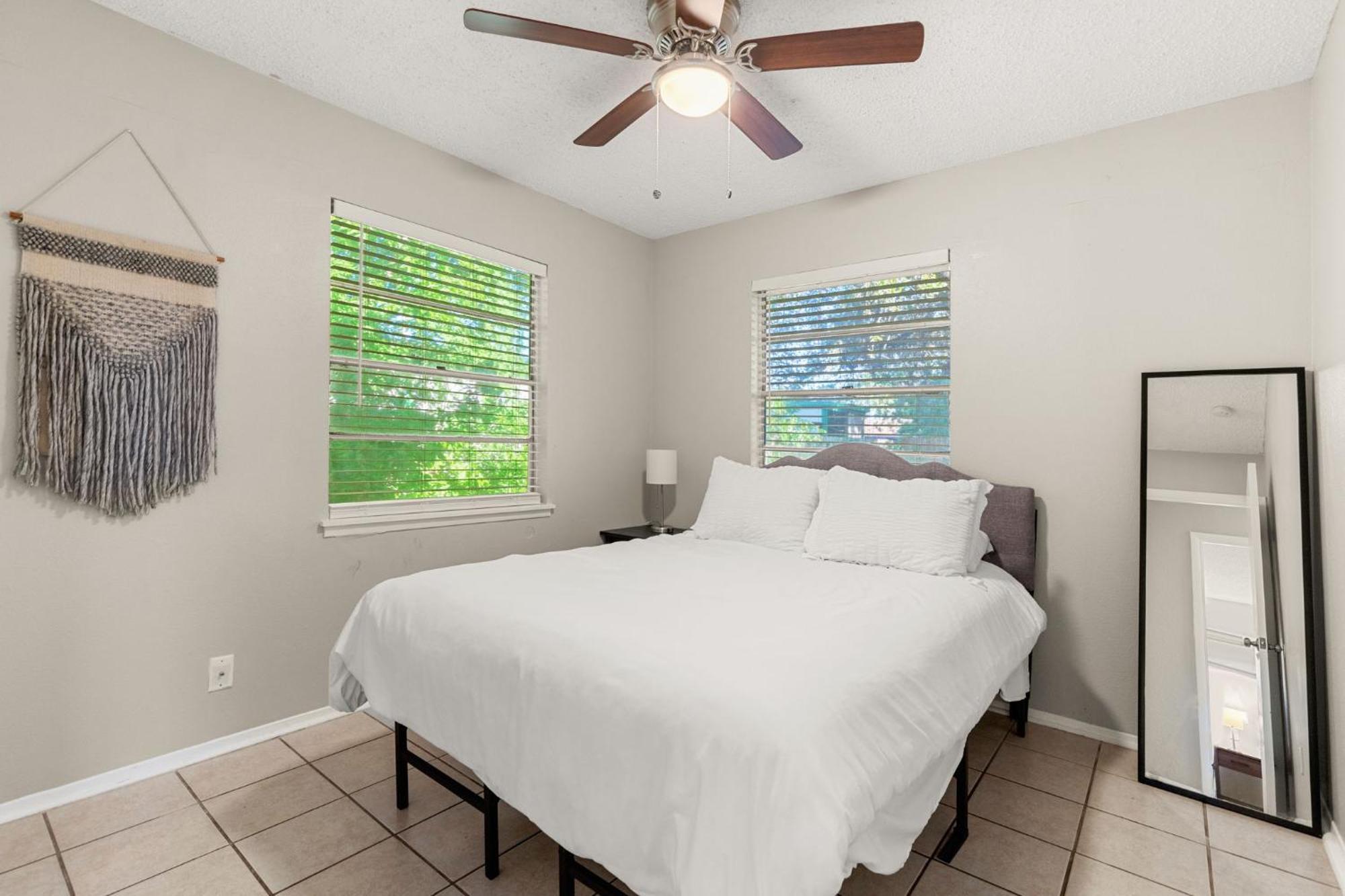 Cozy 3 Bedroom With Hot Tub 2 Min Away From Lackland Hébergement de vacances San Antonio