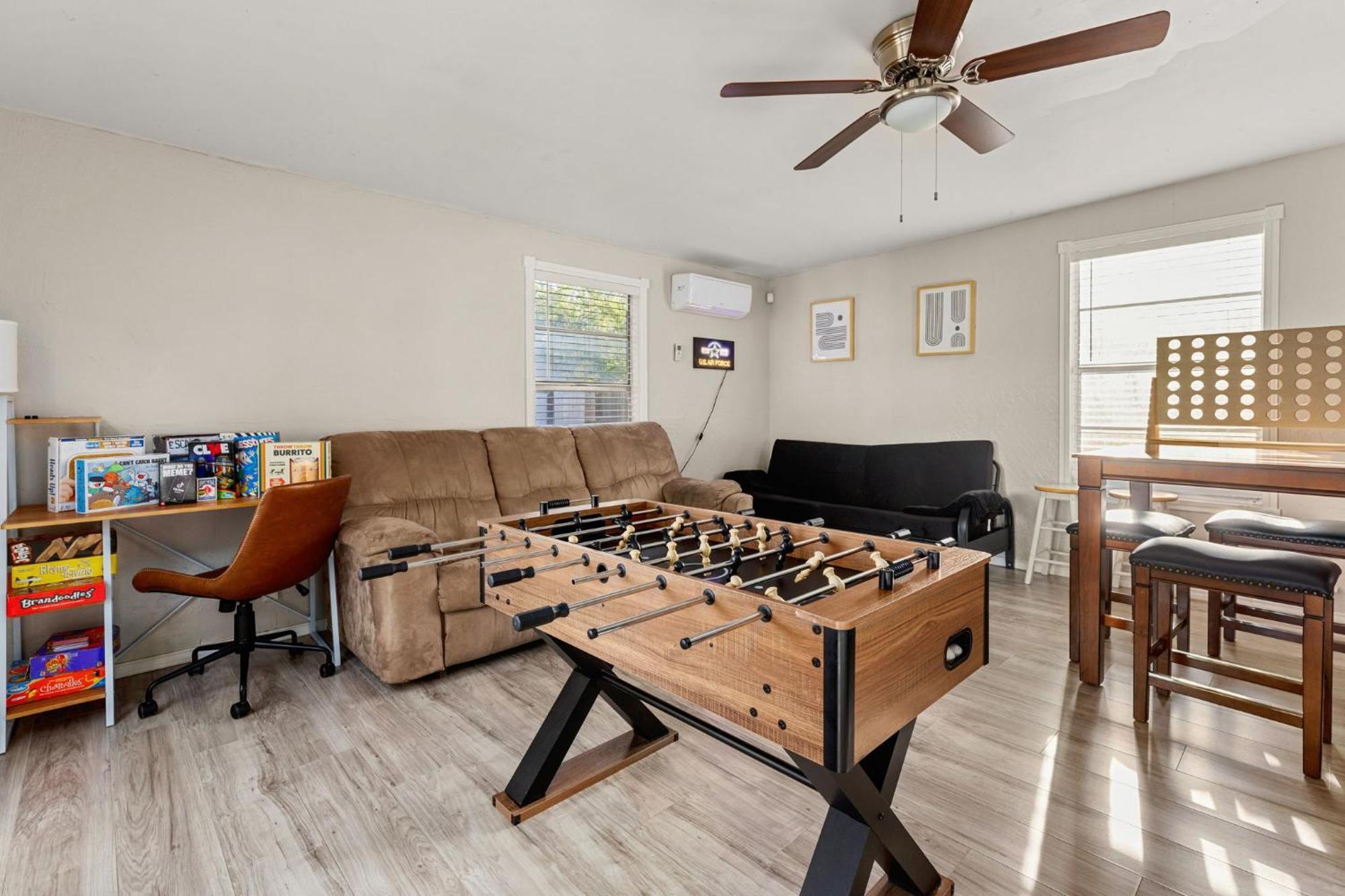 Cozy 3 Bedroom With Hot Tub 2 Min Away From Lackland San Antonio